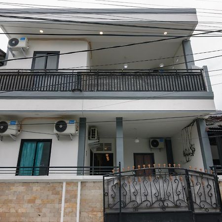 Reddoorz At Flamboyan Harapan Indah Hotell Bekasi Eksteriør bilde