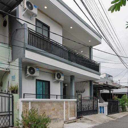 Reddoorz At Flamboyan Harapan Indah Hotell Bekasi Eksteriør bilde
